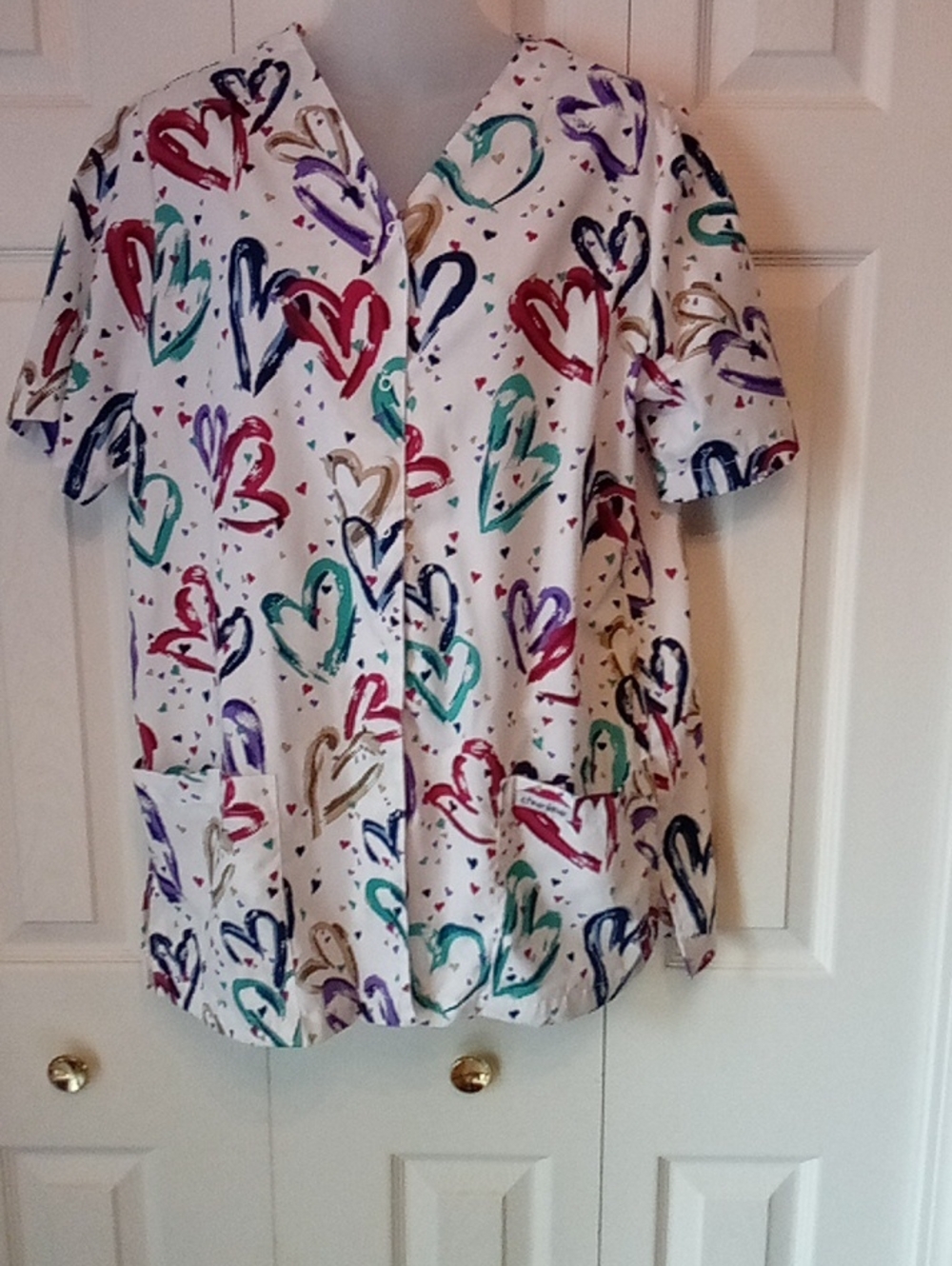 Cherokee White Snap-Front Scrub Top with Multicolor Heart Print Size M